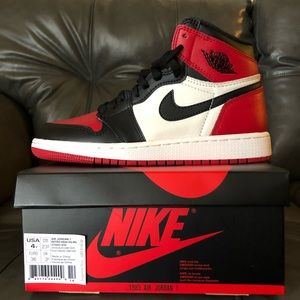 Jordan 1 retro High OG  size 4y Bred Toe DeadStock